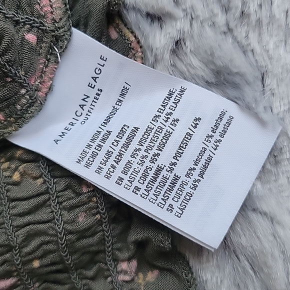 American Eagle Green/Pink Smocked Floral Crop Top, Women's Medium, EUC! - Picture 5 of 6
